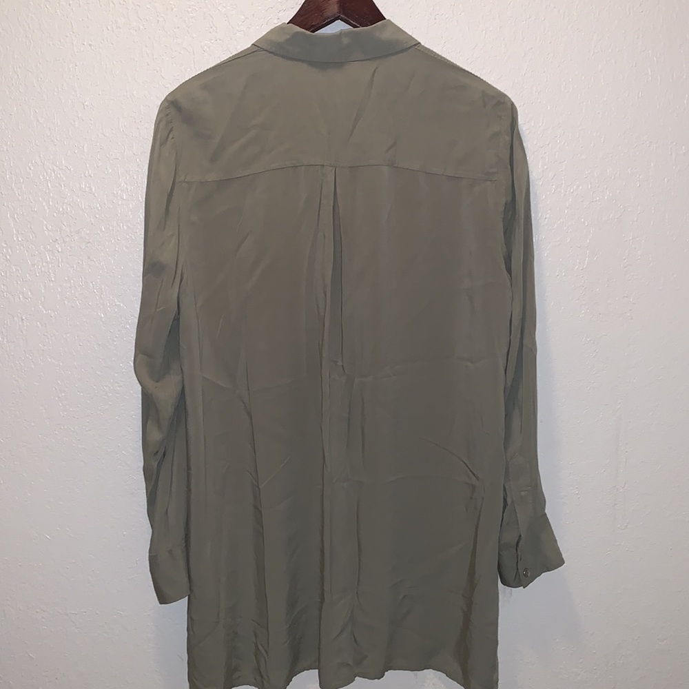 Chico’s Top - Picture 2 of 5